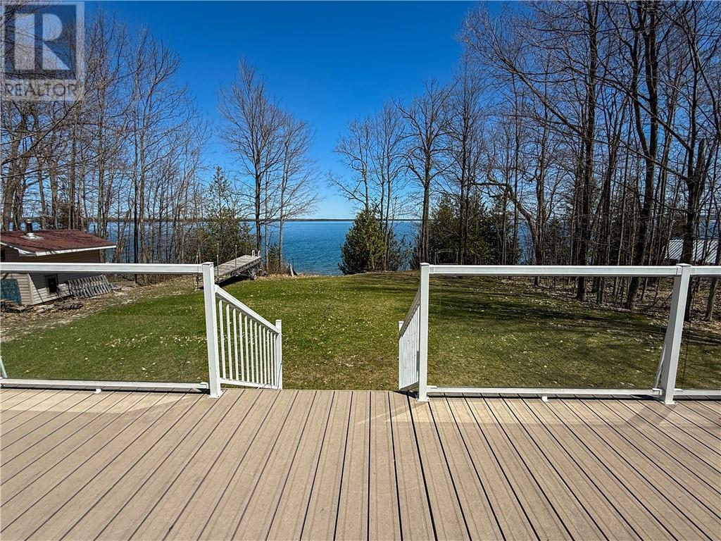 












80 Pauls Point Road

,
Mindemoya, Manitoulin Island,




Ontario
P0P1S0

