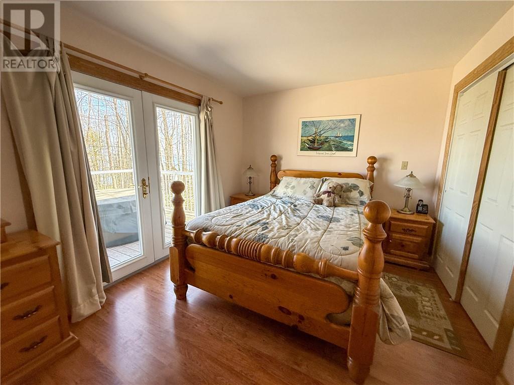












80 Pauls Point Road

,
Mindemoya, Manitoulin Island,




Ontario
P0P1S0


