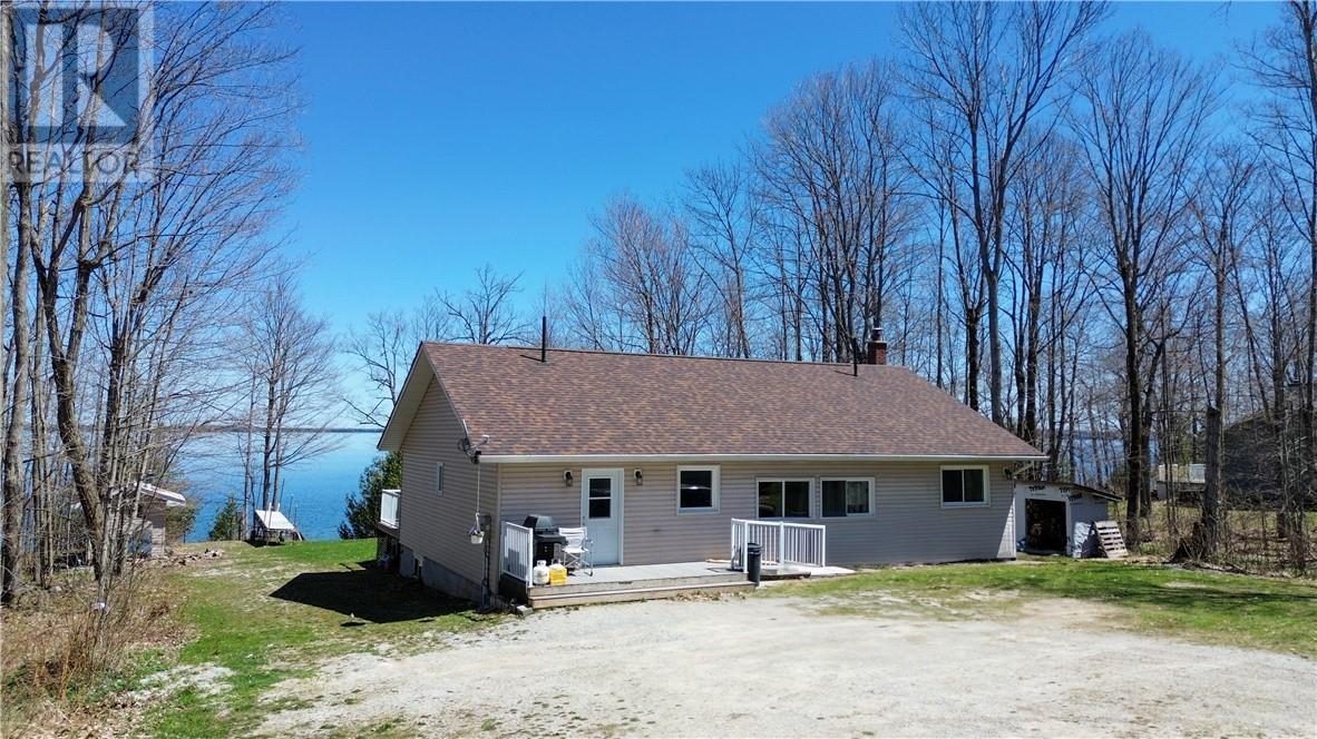 












80 Pauls Point Road

,
Mindemoya, Manitoulin Island,




Ontario
P0P1S0

