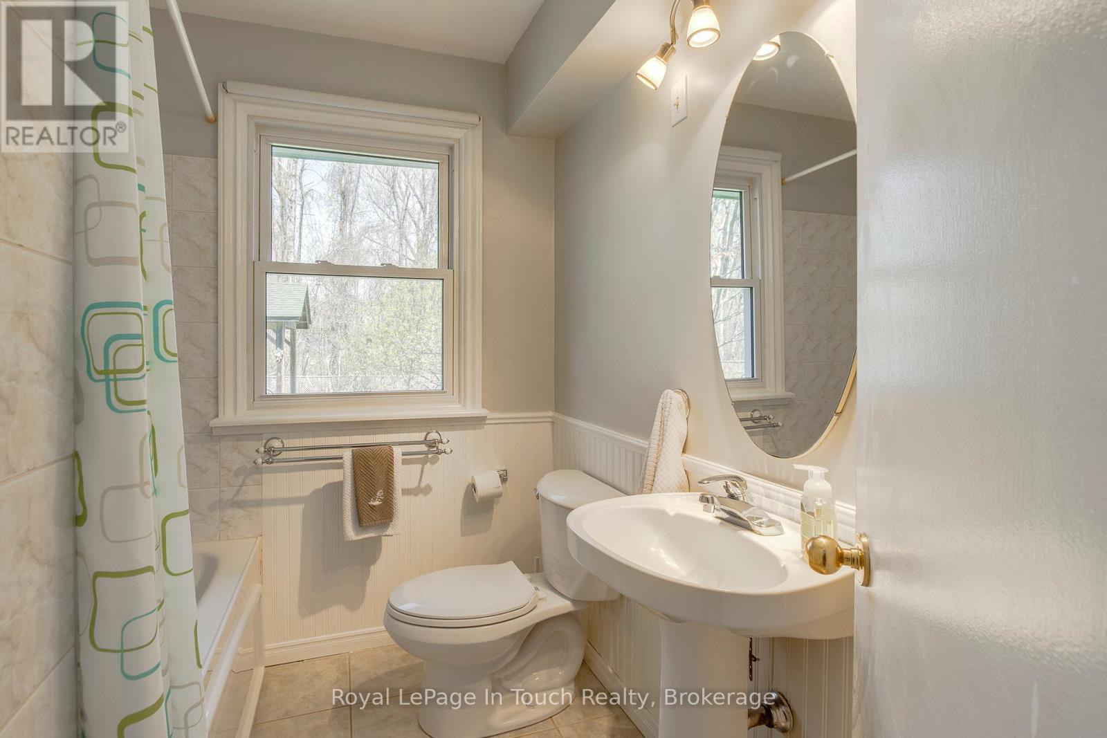 












6 DAVIS DRIVE

,
Tay,




Ontario
L0K2A0

