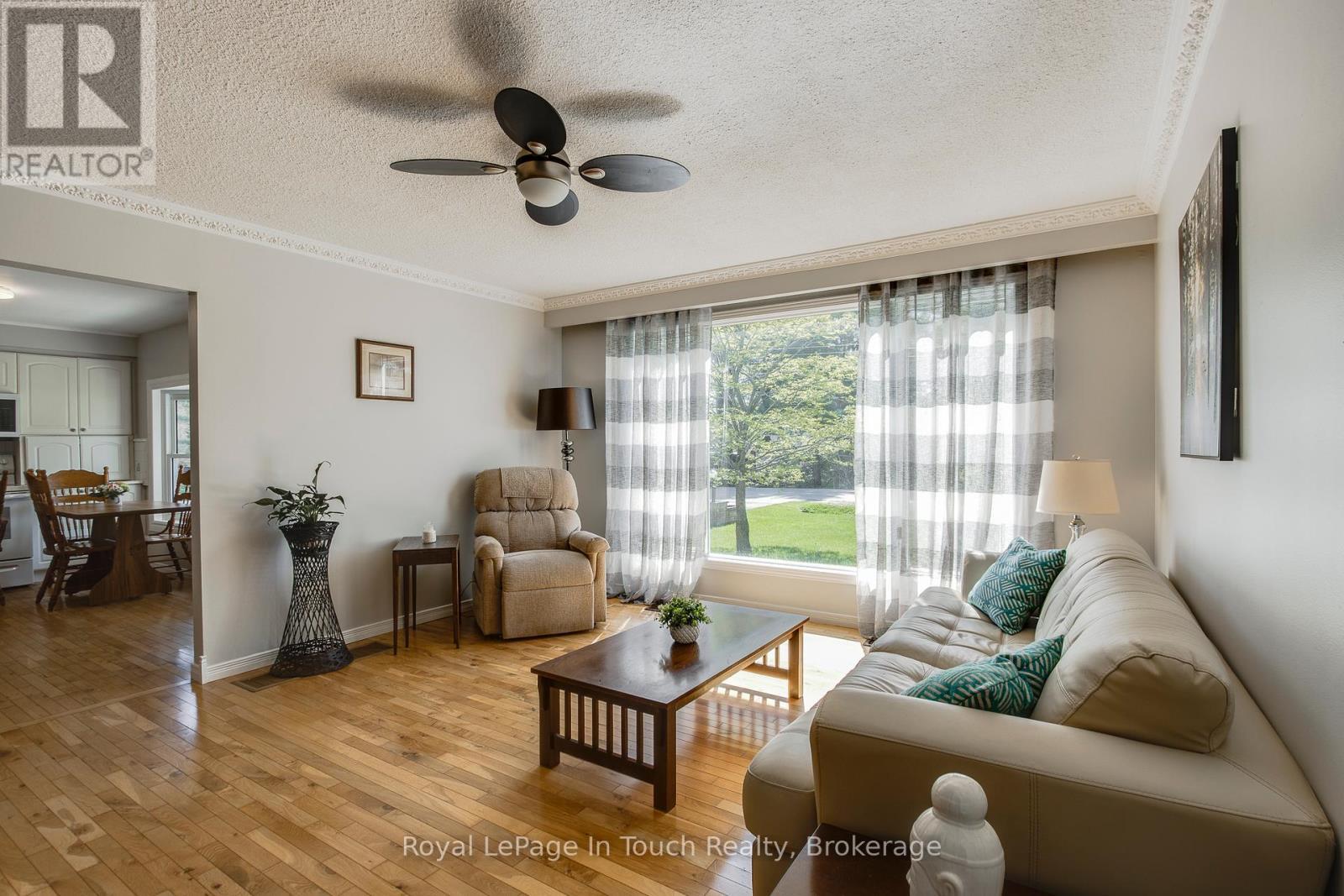 












6 DAVIS DRIVE

,
Tay,




Ontario
L0K2A0

