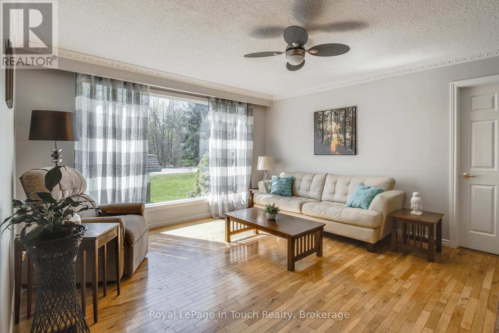 












6 DAVIS DRIVE

,
Tay,




Ontario
L0K2A0

