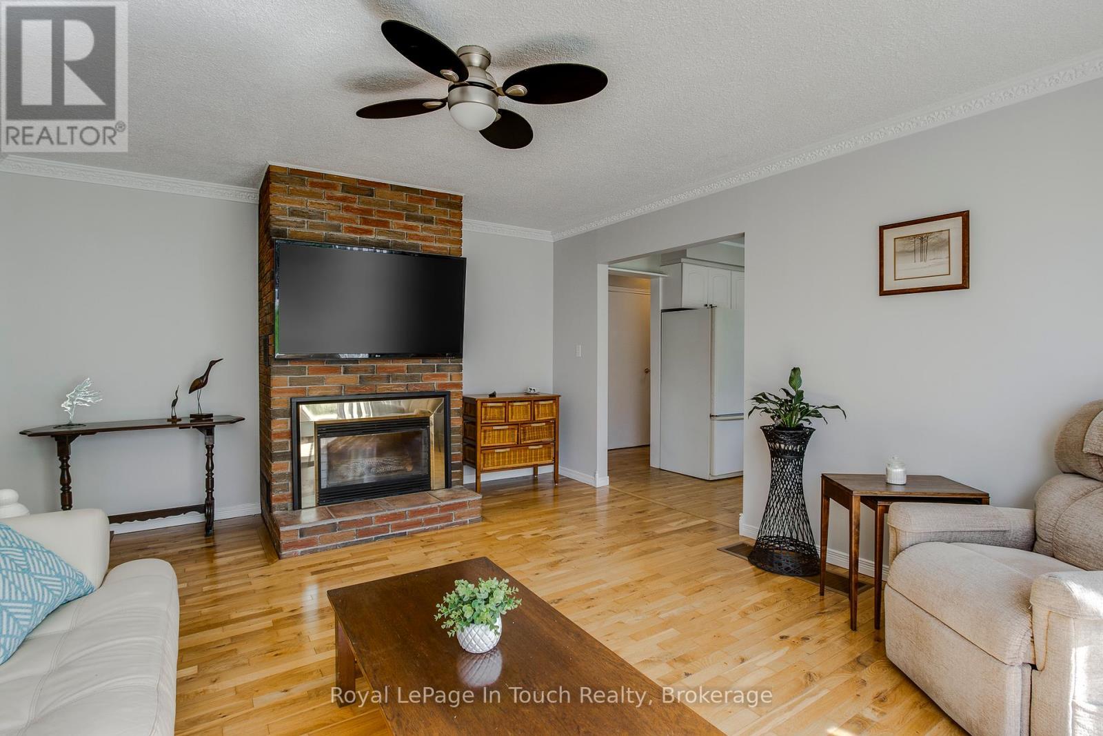 












6 DAVIS DRIVE

,
Tay,




Ontario
L0K2A0

