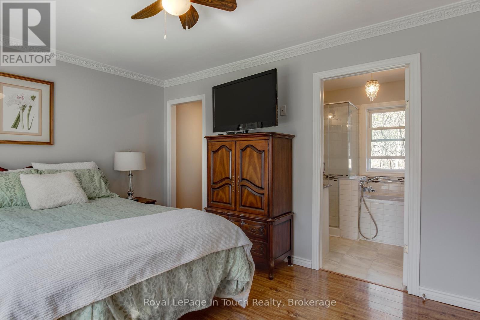 












6 DAVIS DRIVE

,
Tay,




Ontario
L0K2A0

