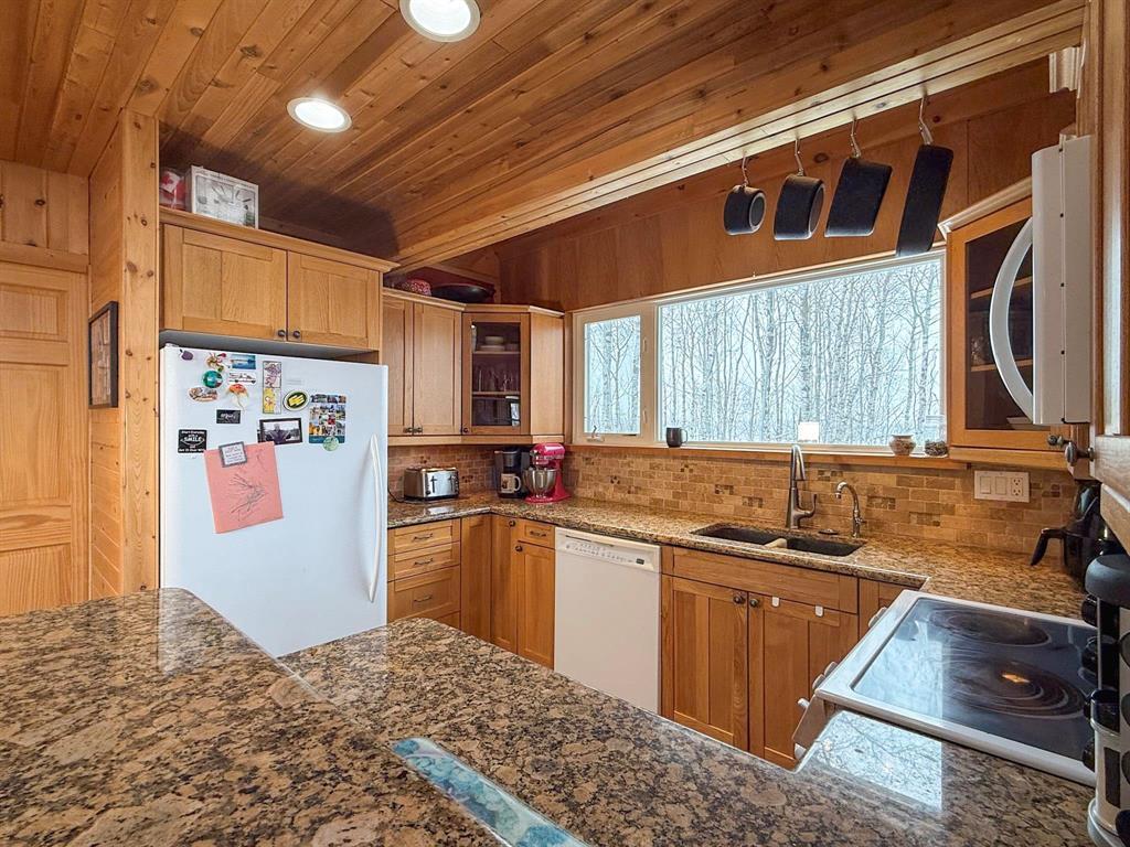 












67 Hilltop Crescent

,
Onanole,




Manitoba
R0J1N0

