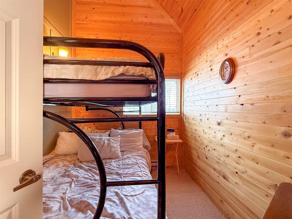 












67 Hilltop Crescent

,
Onanole,




Manitoba
R0J1N0

