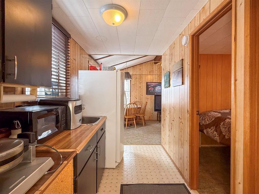 












67 Hilltop Crescent

,
Onanole,




Manitoba
R0J1N0

