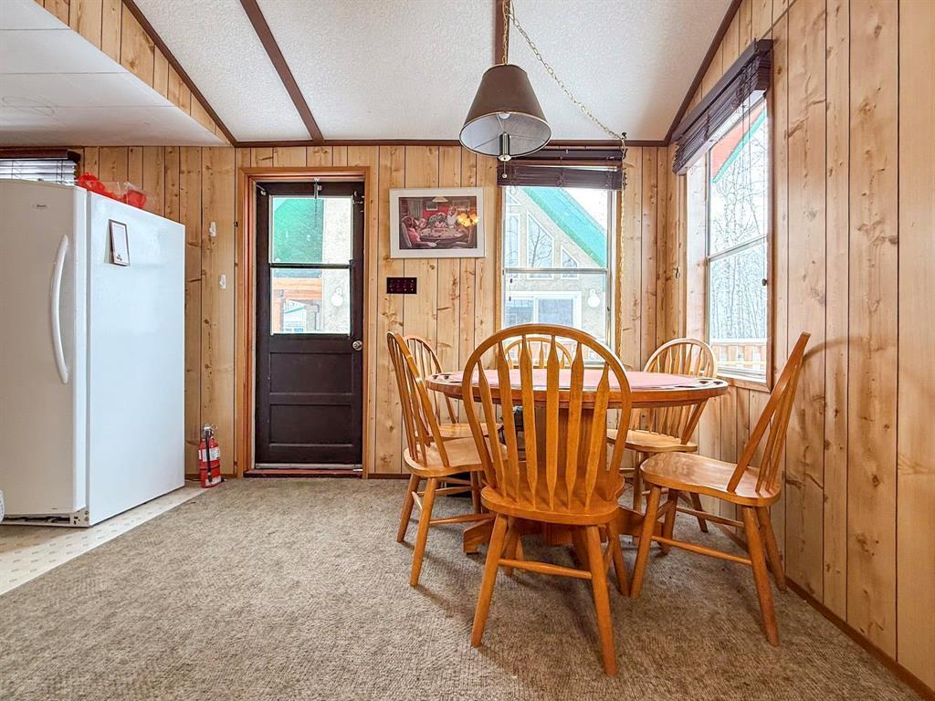 












67 Hilltop Crescent

,
Onanole,




Manitoba
R0J1N0

