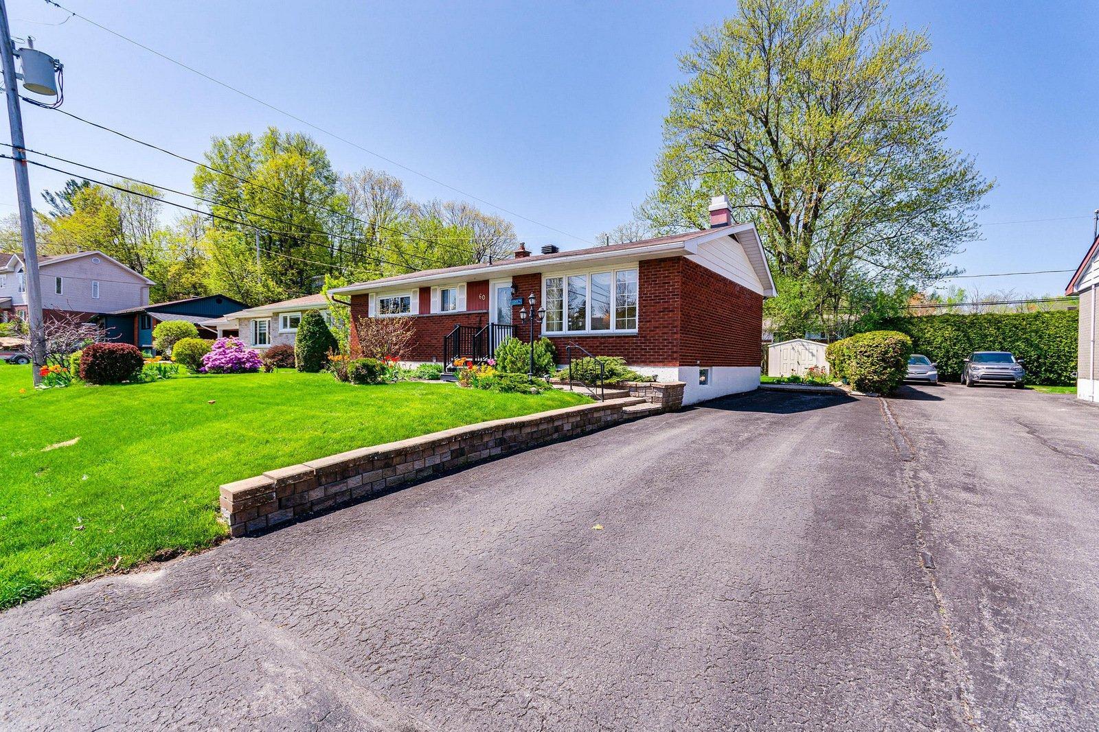 









60


Rue Cholette

,
Gatineau (Hull),




QC
J8Y1J8

