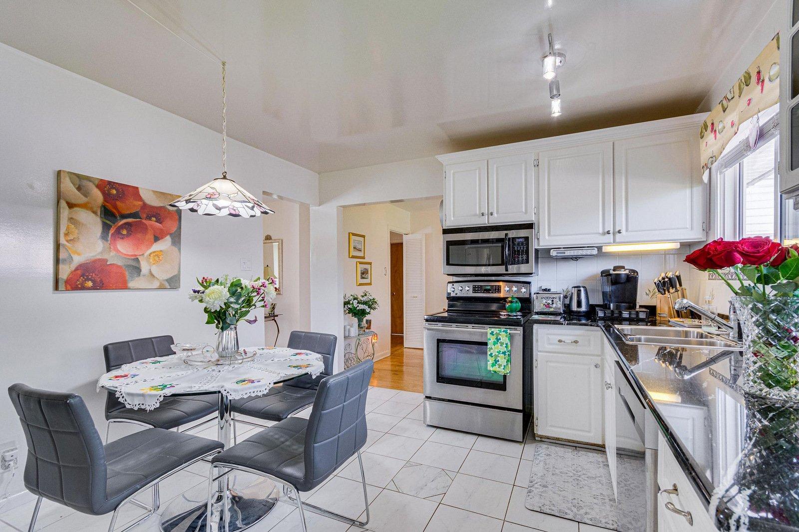 









60


Rue Cholette

,
Gatineau (Hull),




QC
J8Y1J8

