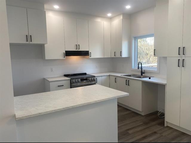 









1011Z


Boul. St-René E.

,
Gatineau (Gatineau),




QC
J8P7C6

