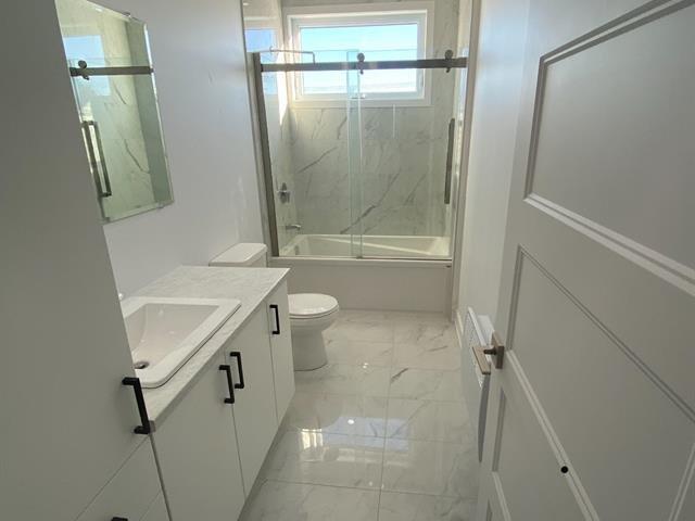 









1011Z


Boul. St-René E.

,
Gatineau (Gatineau),




QC
J8P7C6

