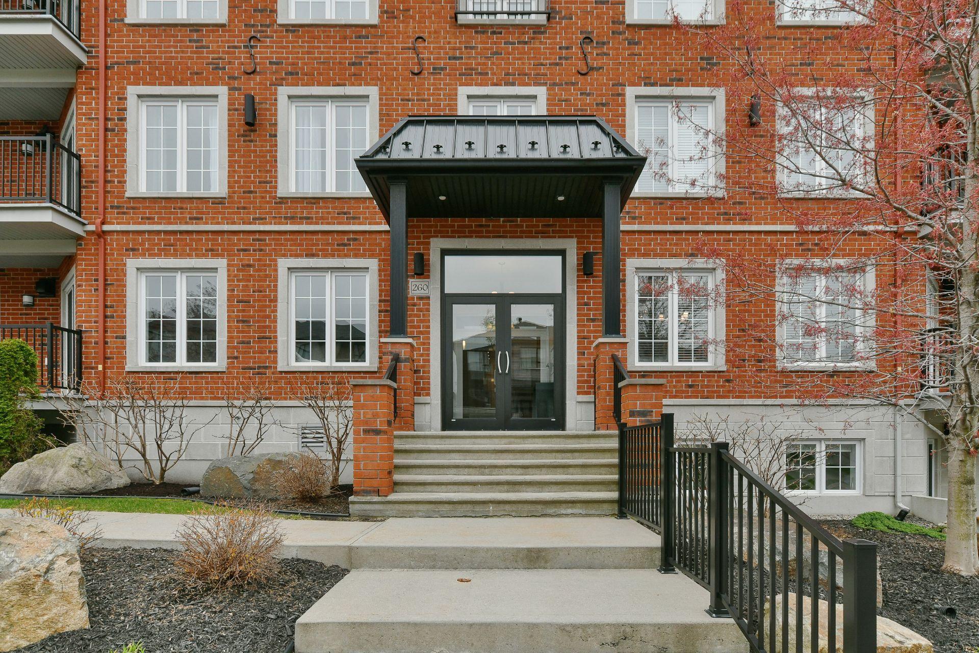 









260


Rue du Maçon

, 202,
Saint-Jérôme,




QC
J7Y0H4

