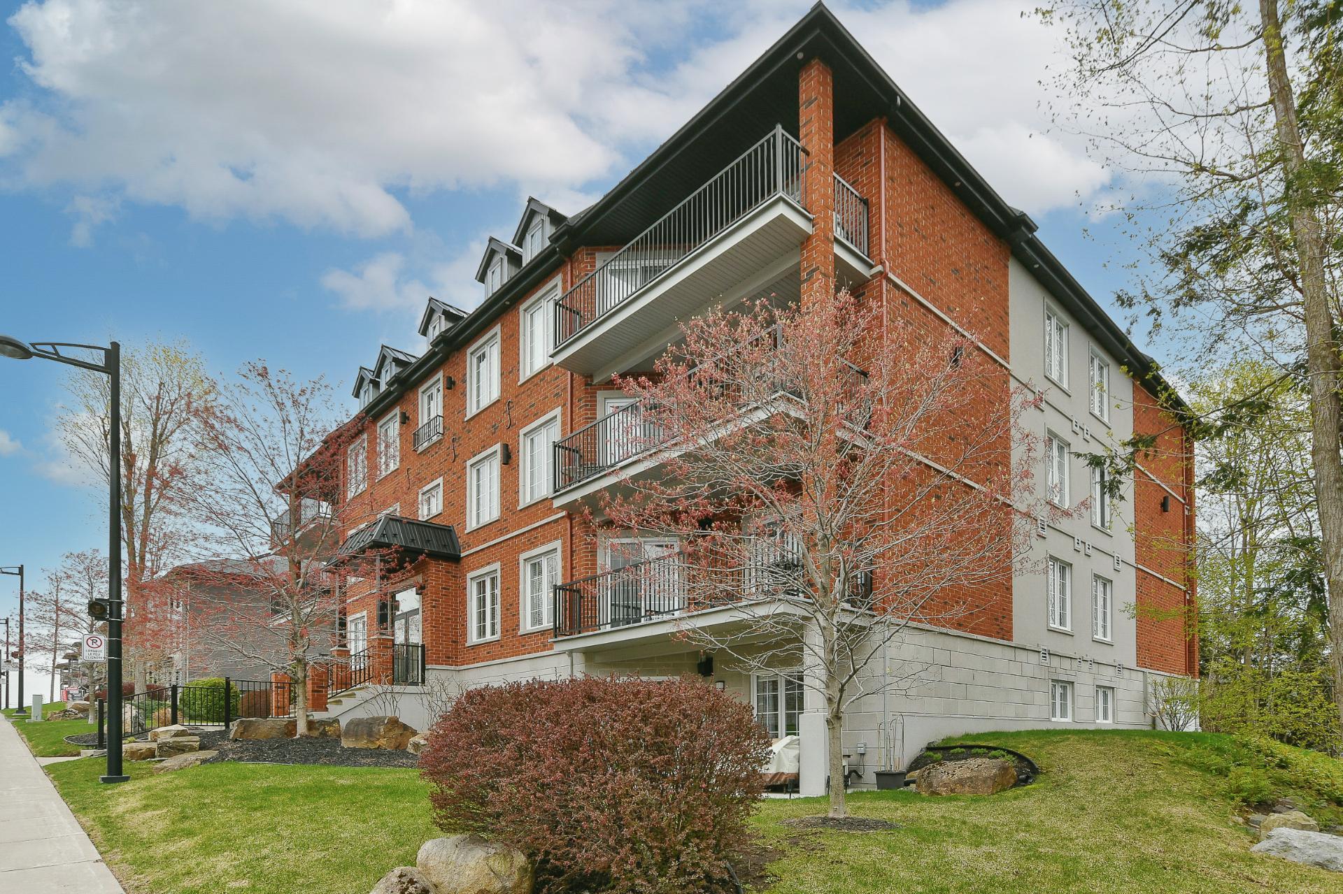 









260


Rue du Maçon

, 202,
Saint-Jérôme,




QC
J7Y0H4

