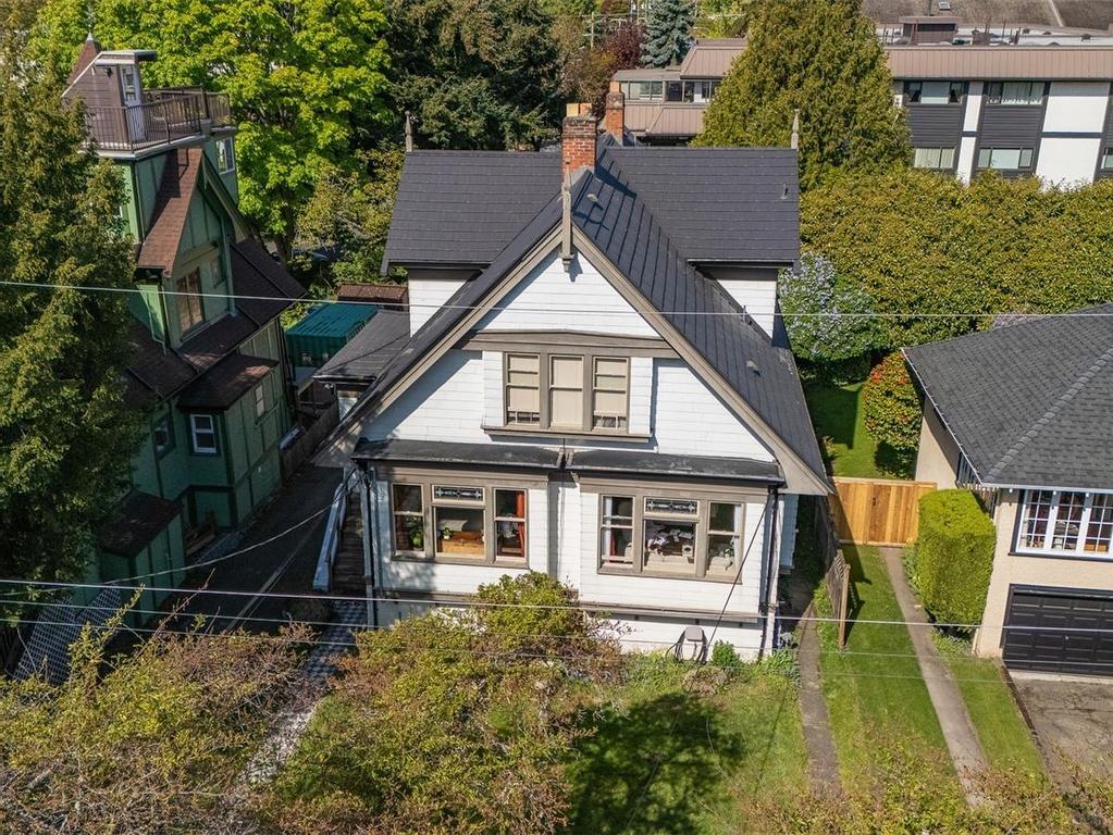









516


Su'it

St,
Victoria,




BC
V8V 4C4

