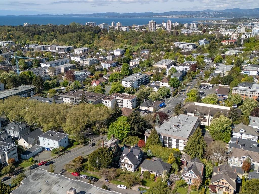 









516


Su'it

St,
Victoria,




BC
V8V 4C4

