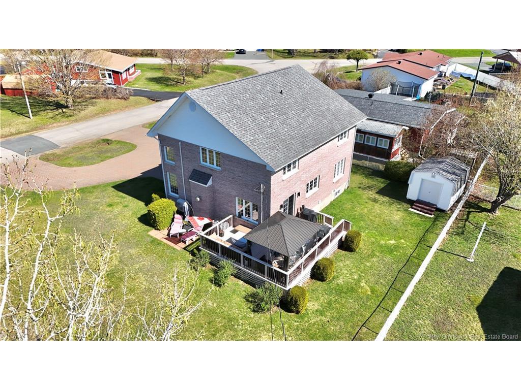 









935


Hay

,
Bathurst,




NB
E2A 3S1


