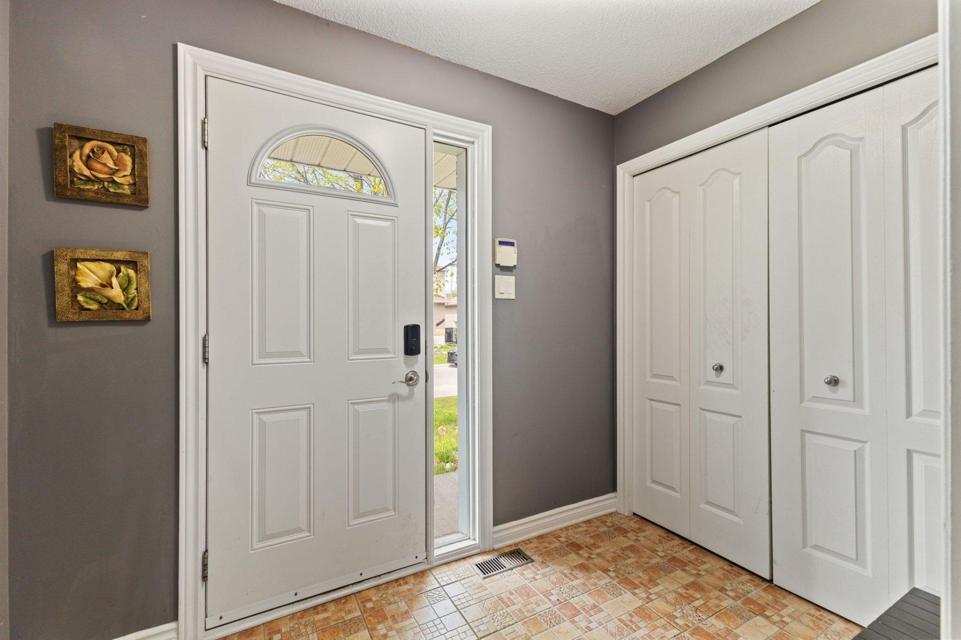 









570


Av. des Tilleuls

,
Gatineau (Aylmer),




QC
J9J2N6

