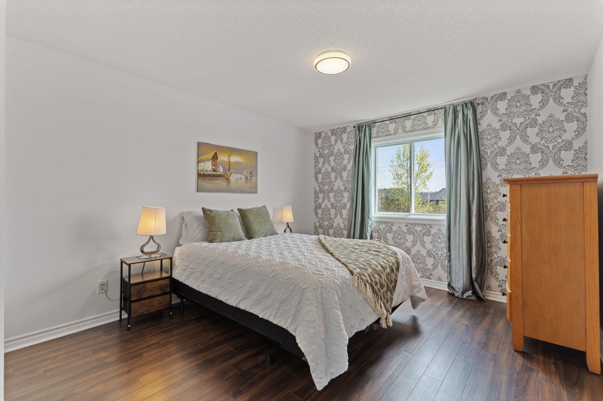 









570


Av. des Tilleuls

,
Gatineau (Aylmer),




QC
J9J2N6

