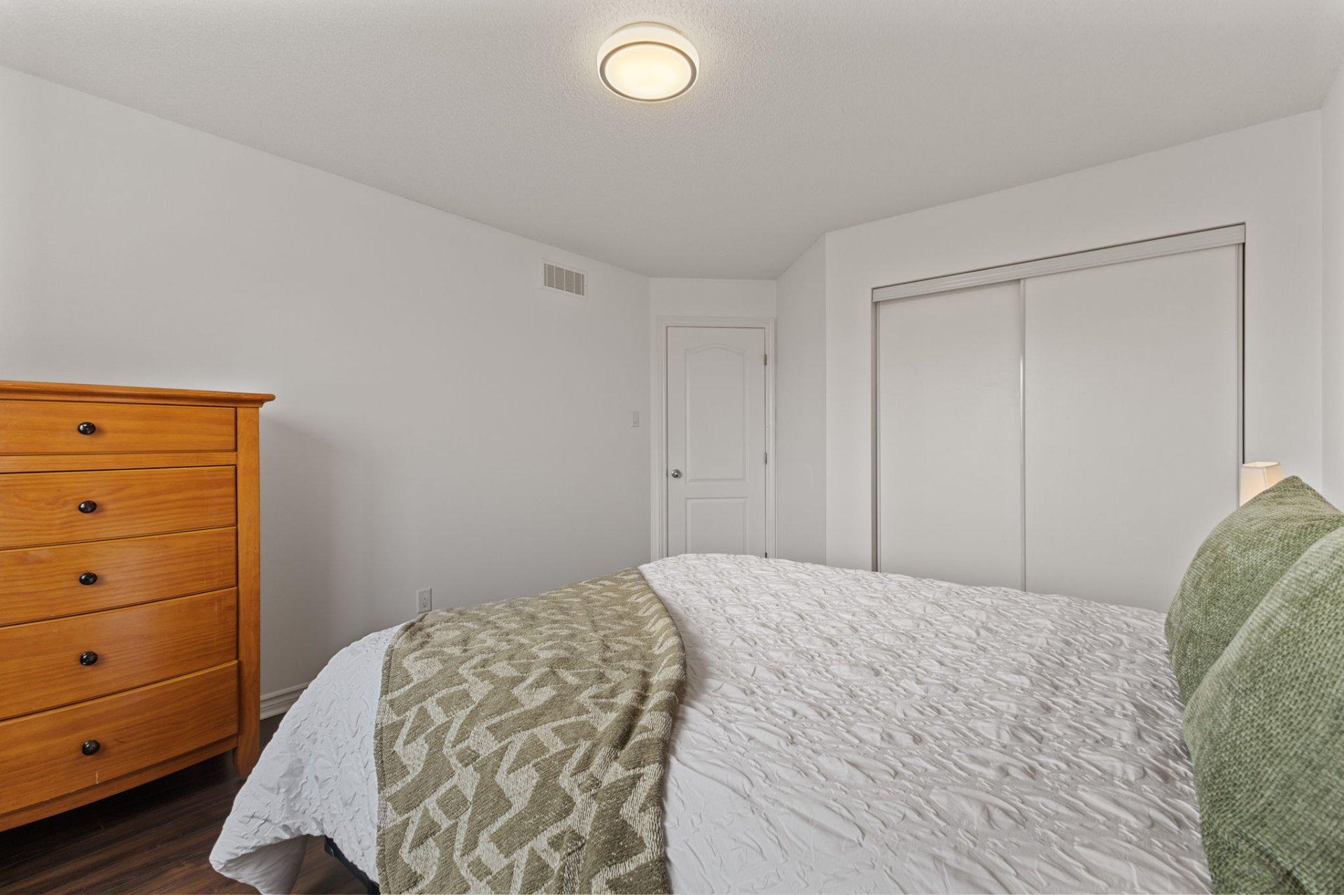 









570


Av. des Tilleuls

,
Gatineau (Aylmer),




QC
J9J2N6

