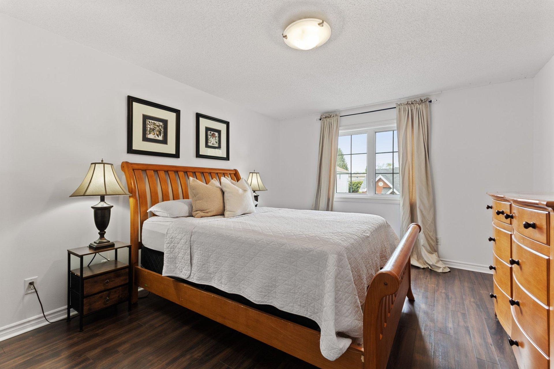 









570


Av. des Tilleuls

,
Gatineau (Aylmer),




QC
J9J2N6

