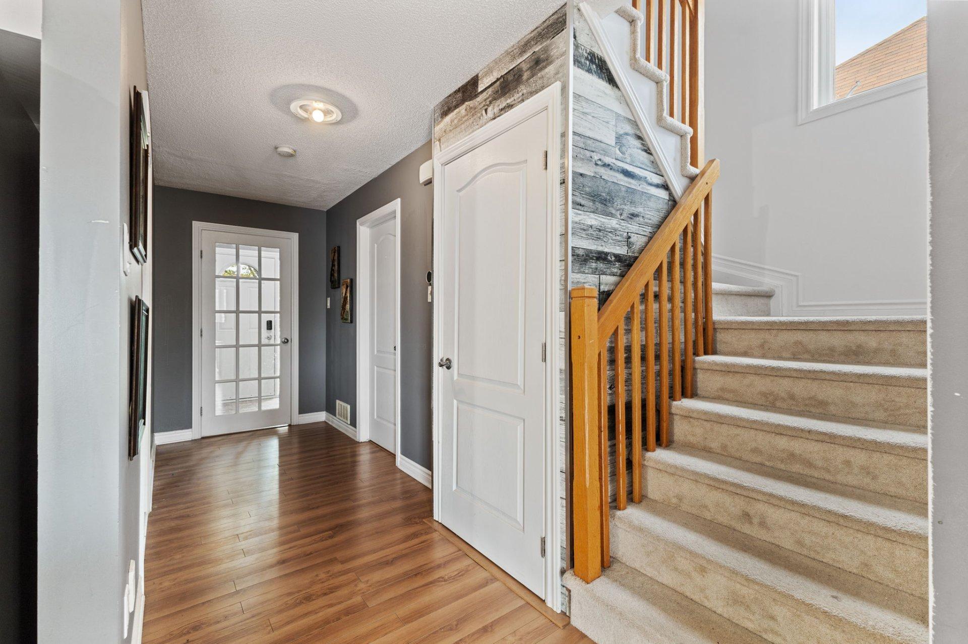 









570


Av. des Tilleuls

,
Gatineau (Aylmer),




QC
J9J2N6

