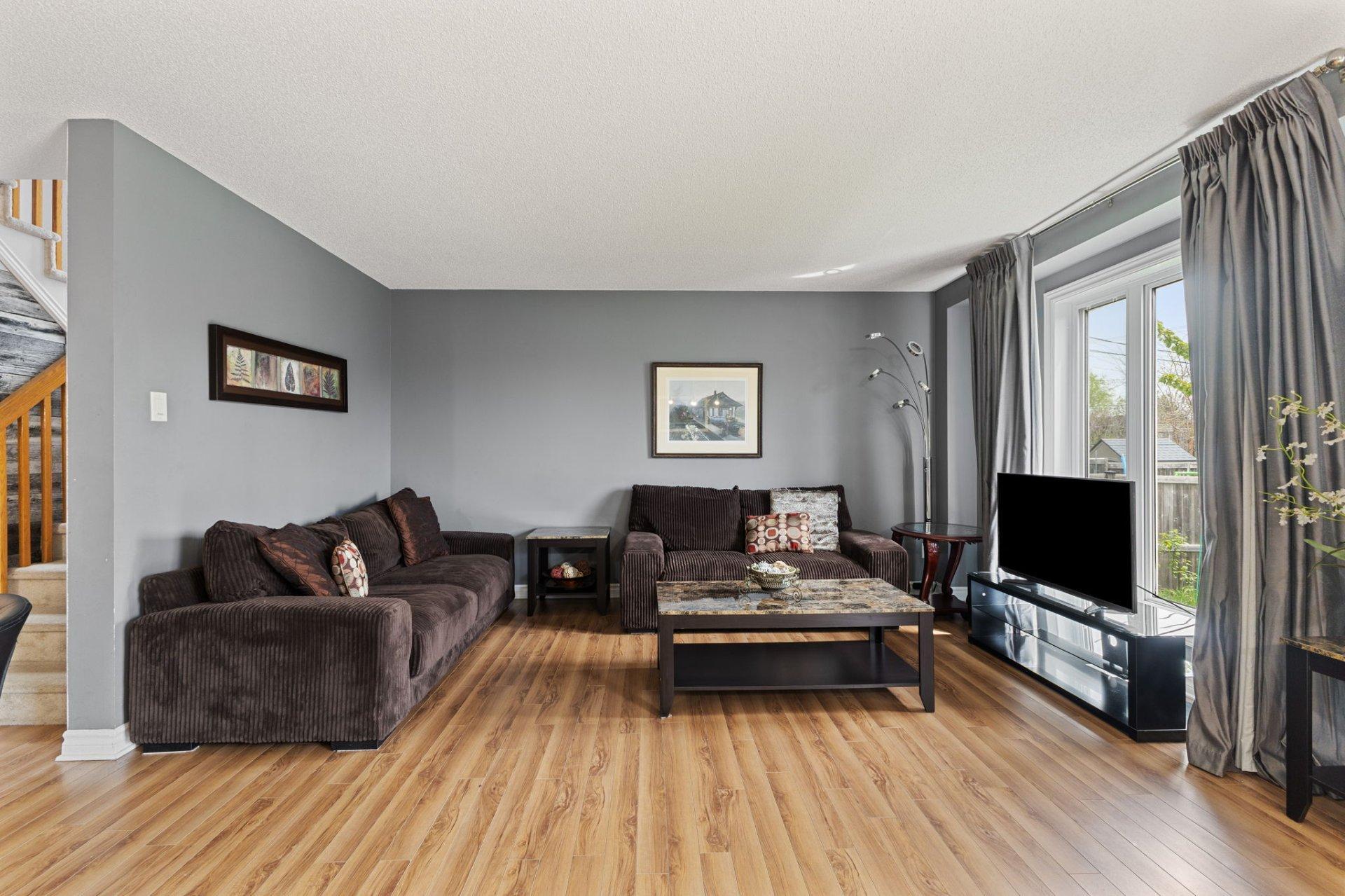 









570


Av. des Tilleuls

,
Gatineau (Aylmer),




QC
J9J2N6


