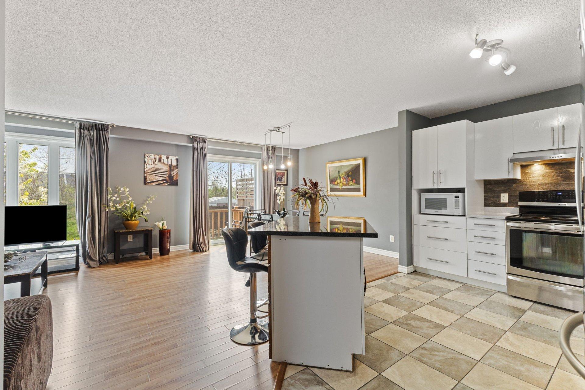 









570


Av. des Tilleuls

,
Gatineau (Aylmer),




QC
J9J2N6

