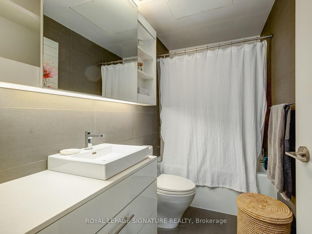 









32


Trolley

Crescent, 805,
Toronto,




ON
M5A 0E9

