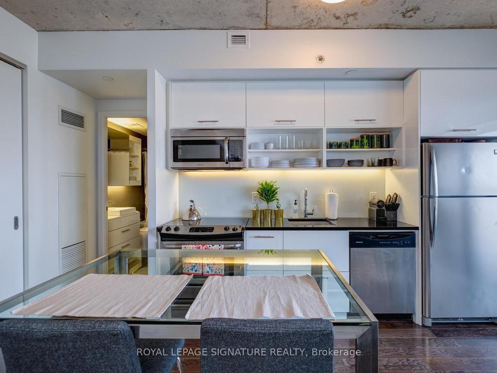









32


Trolley

Crescent, 805,
Toronto,




ON
M5A 0E9

