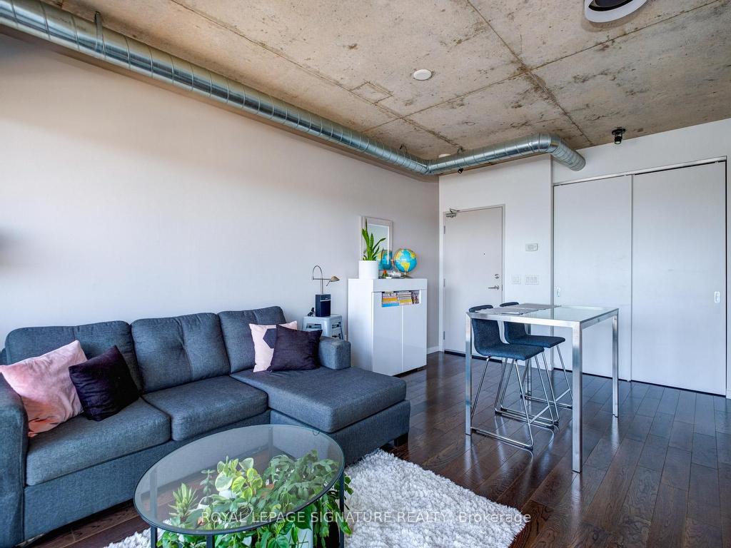 









32


Trolley

Crescent, 805,
Toronto,




ON
M5A 0E9

