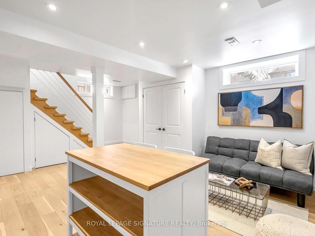 









33


Nineteenth

Street,
Toronto,




ON
M8V 3L4


