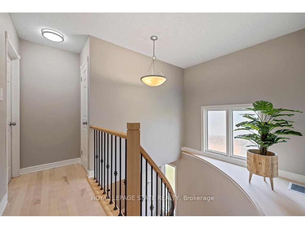 









16


Linington

Trail,
Hamilton,




ON
L9H 7A3

