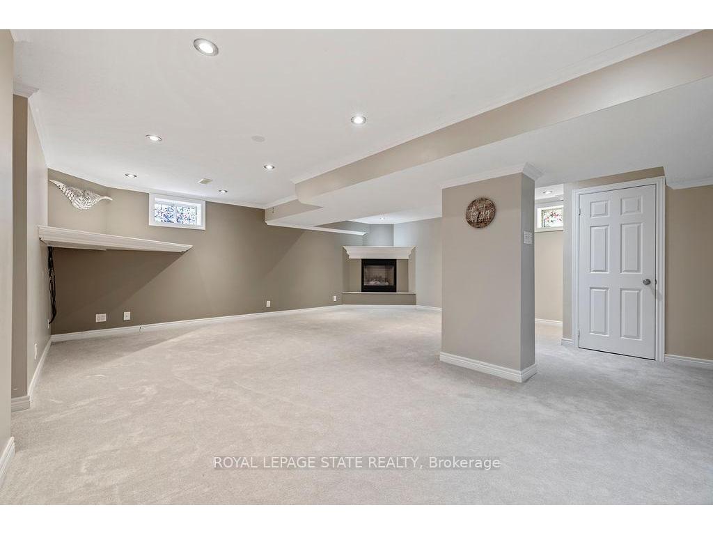 









16


Linington

Trail,
Hamilton,




ON
L9H 7A3

