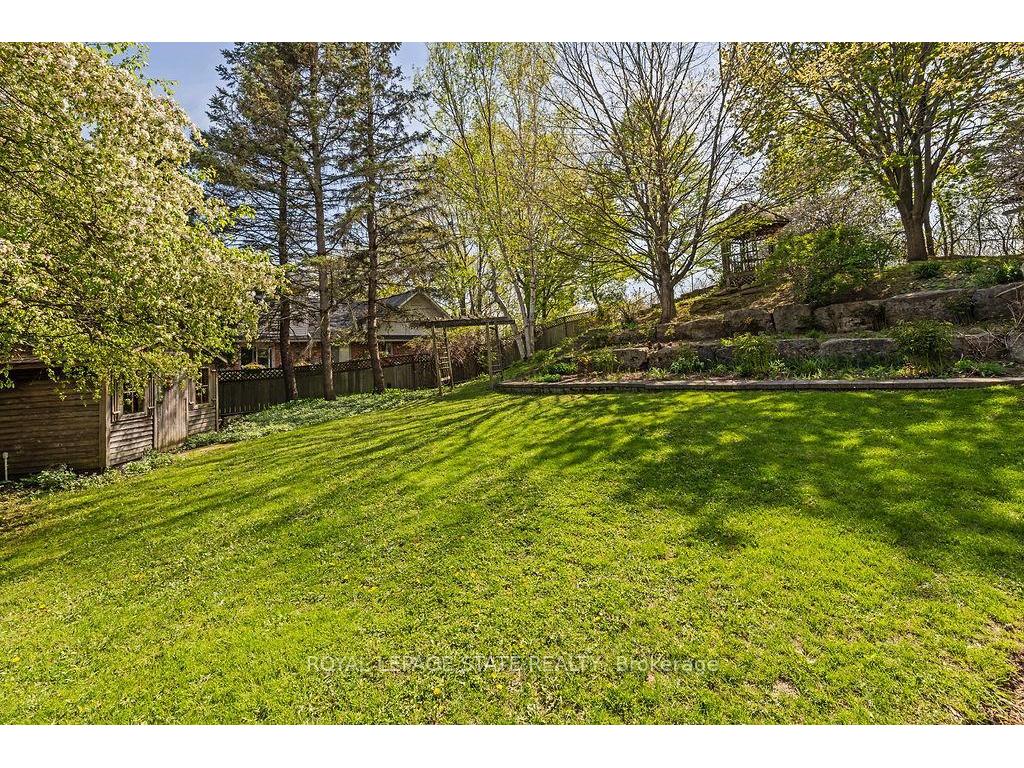 









16


Linington

Trail,
Hamilton,




ON
L9H 7A3

