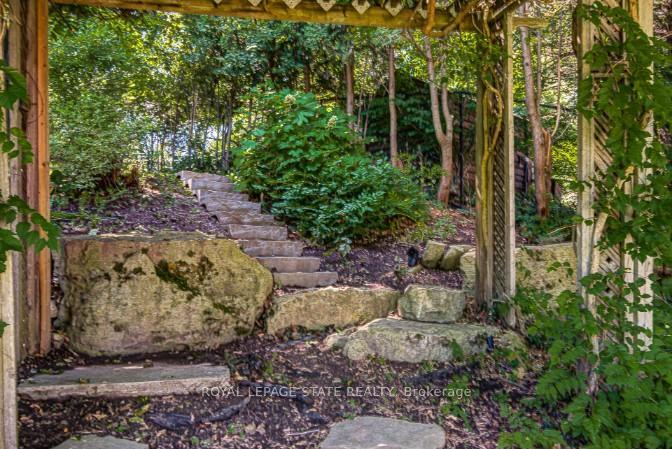 









16


Linington

Trail,
Hamilton,




ON
L9H 7A3

