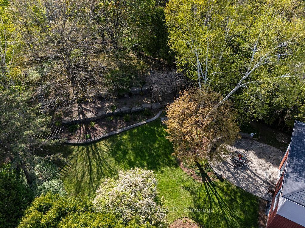 









16


Linington

Trail,
Hamilton,




ON
L9H 7A3

