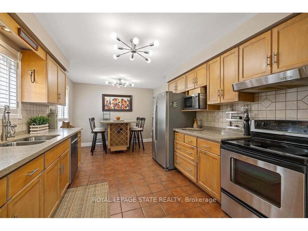 









16


Linington

Trail,
Hamilton,




ON
L9H 7A3

