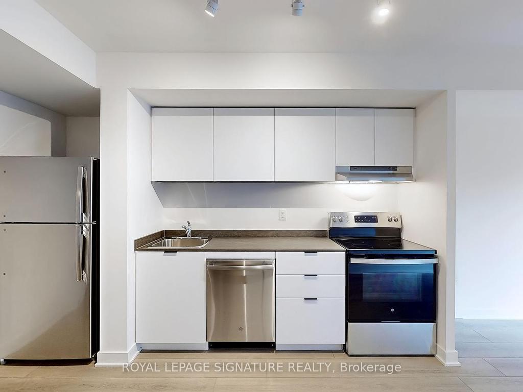 









61


Charles

Street East, 520,
Toronto,




ON
M4Y 0K7

