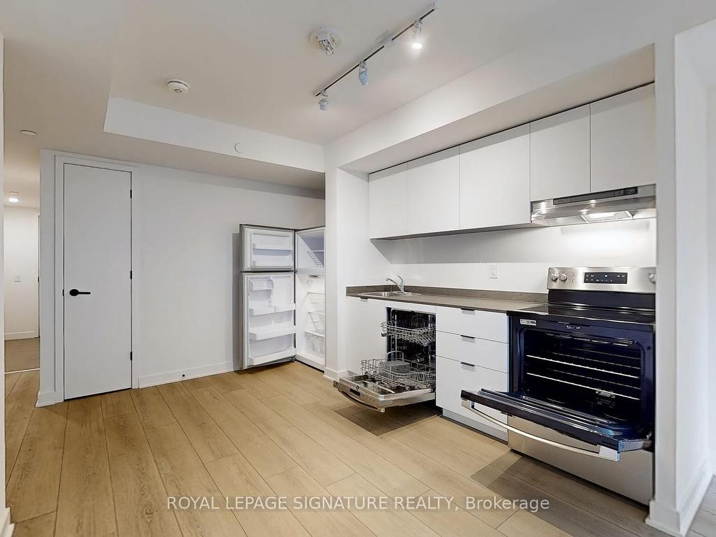 









61


Charles

Street East, 520,
Toronto,




ON
M4Y 0K7

