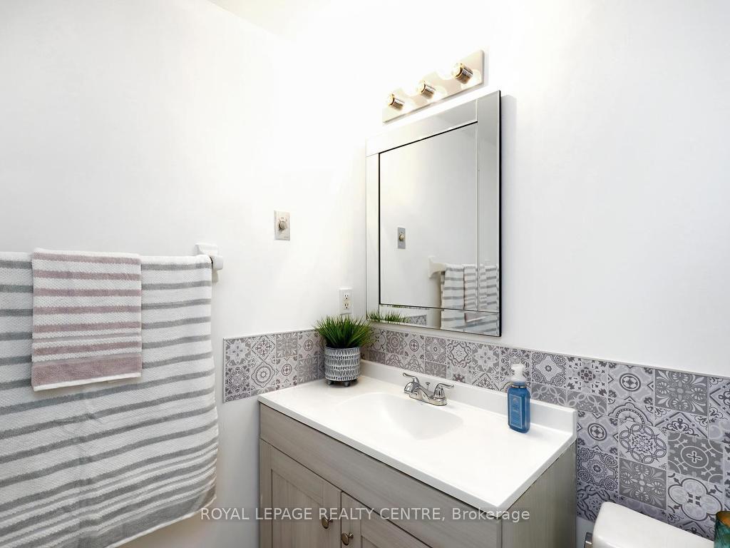 









1001


Cedarglen

Gate, 502,
Mississauga,




ON
L5C 4R2

