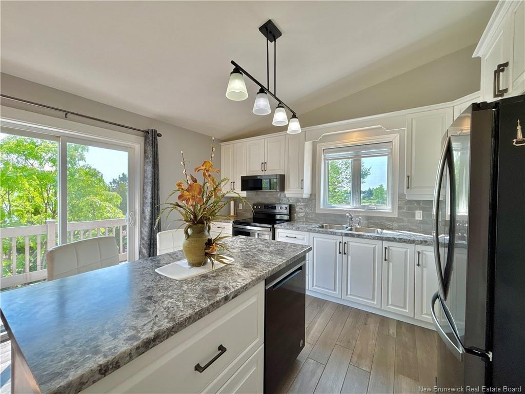 









784


St Pierre

,
Beresford,




NB
E8K 1S1

