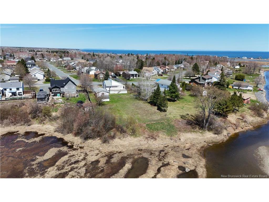









784


St Pierre

,
Beresford,




NB
E8K 1S1

