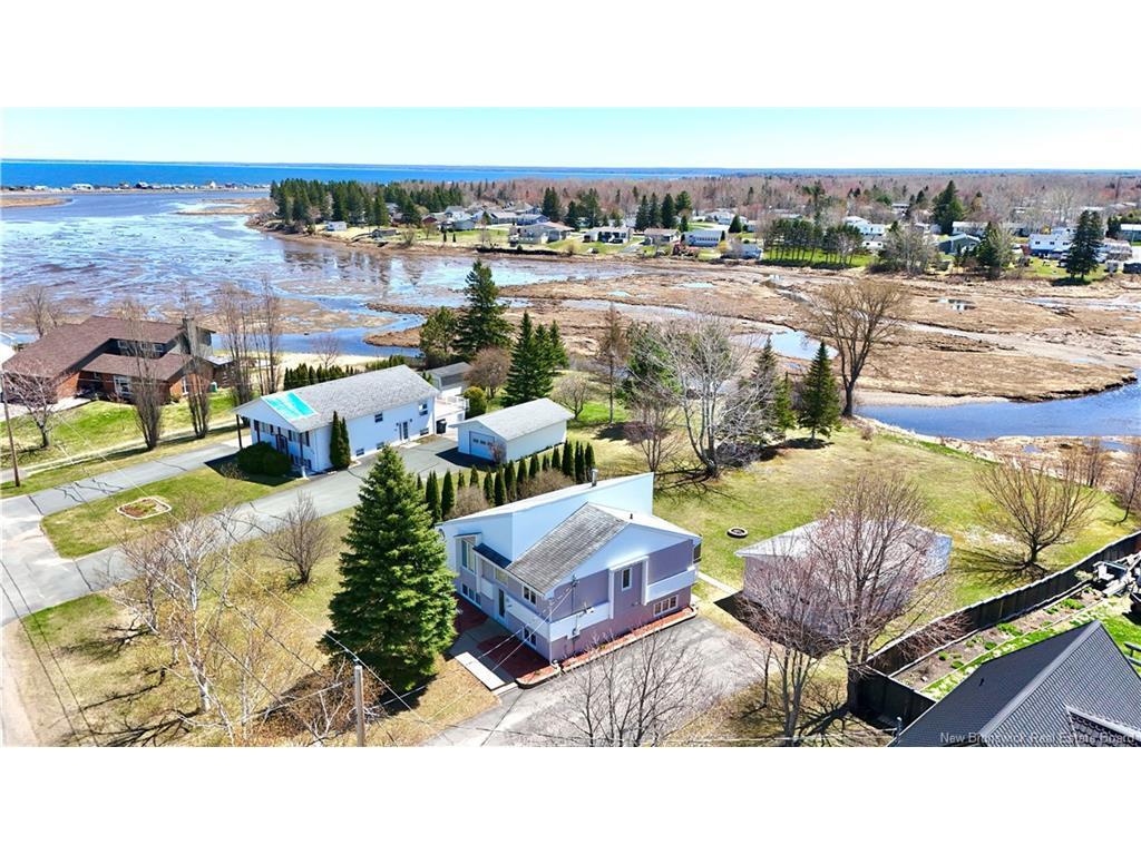 









784


St Pierre

,
Beresford,




NB
E8K 1S1

