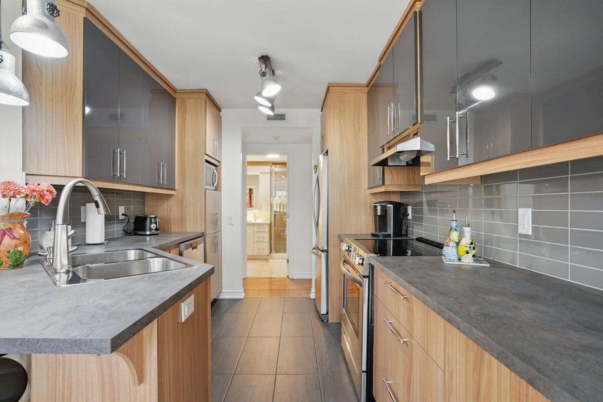 









3250


Rue Olivier-Beaulieu

, 105,
Longueuil (Le Vieux-Longueuil),




QC
J4N0G8

