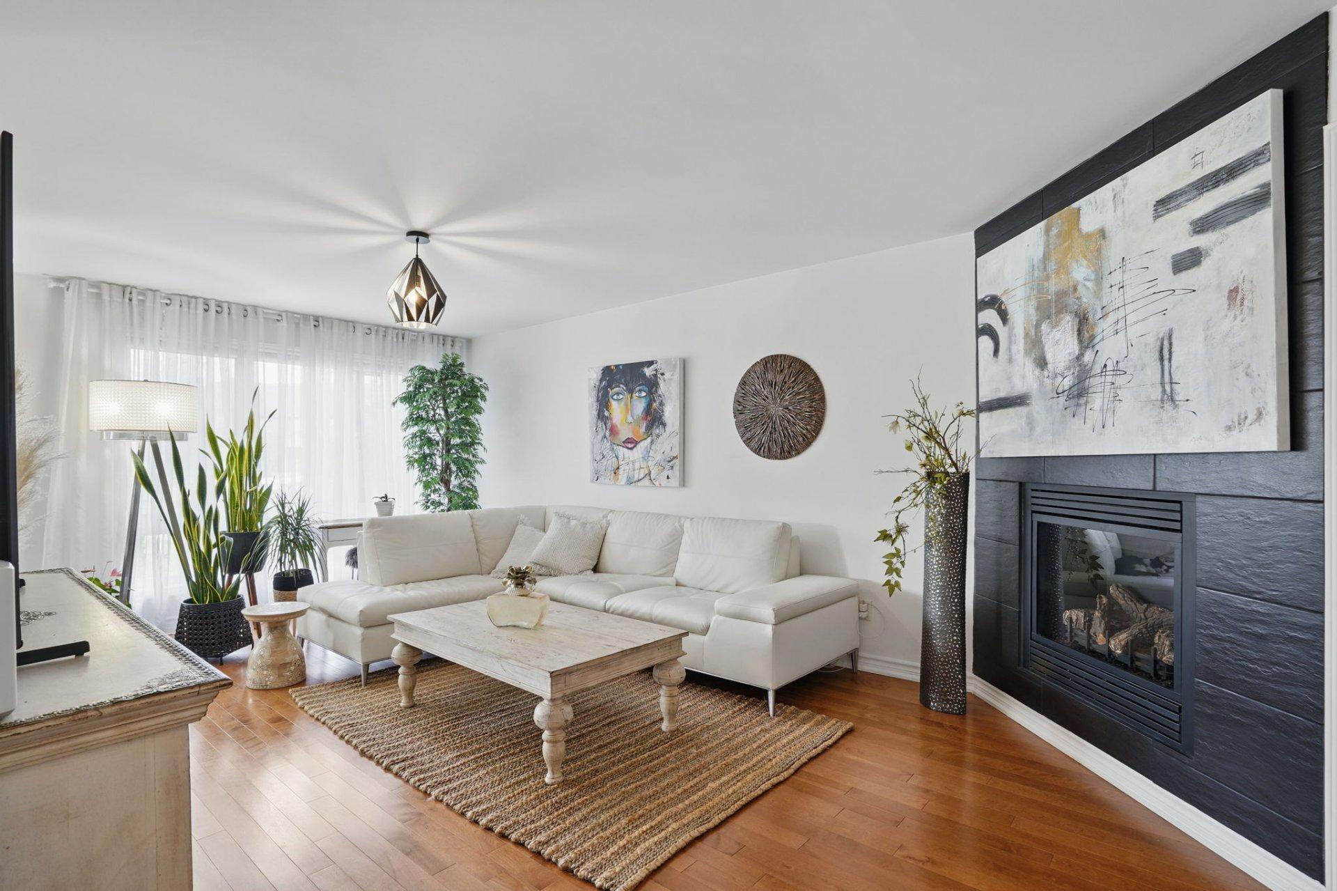









3250


Rue Olivier-Beaulieu

, 105,
Longueuil (Le Vieux-Longueuil),




QC
J4N0G8

