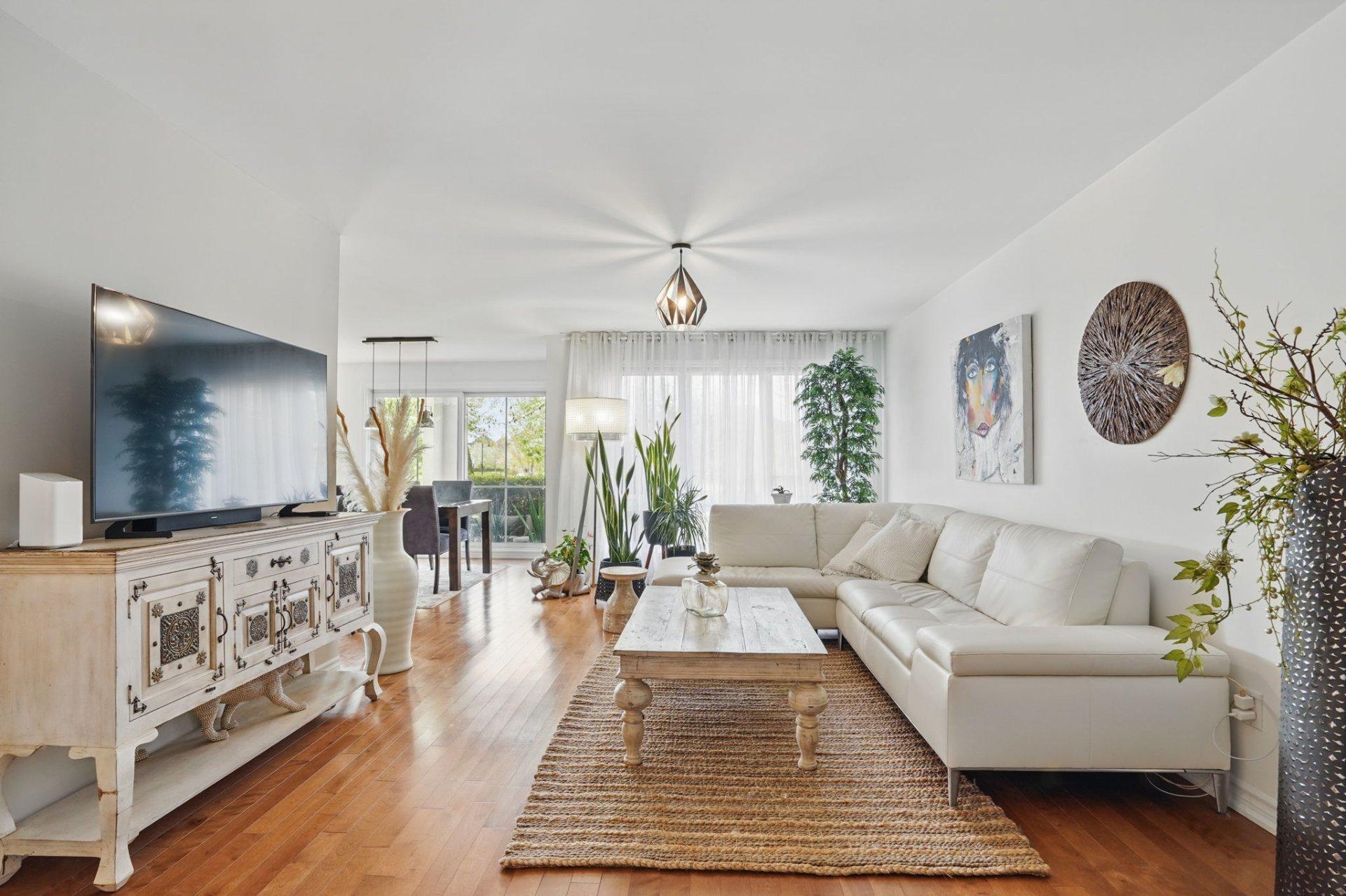 









3250


Rue Olivier-Beaulieu

, 105,
Longueuil (Le Vieux-Longueuil),




QC
J4N0G8

