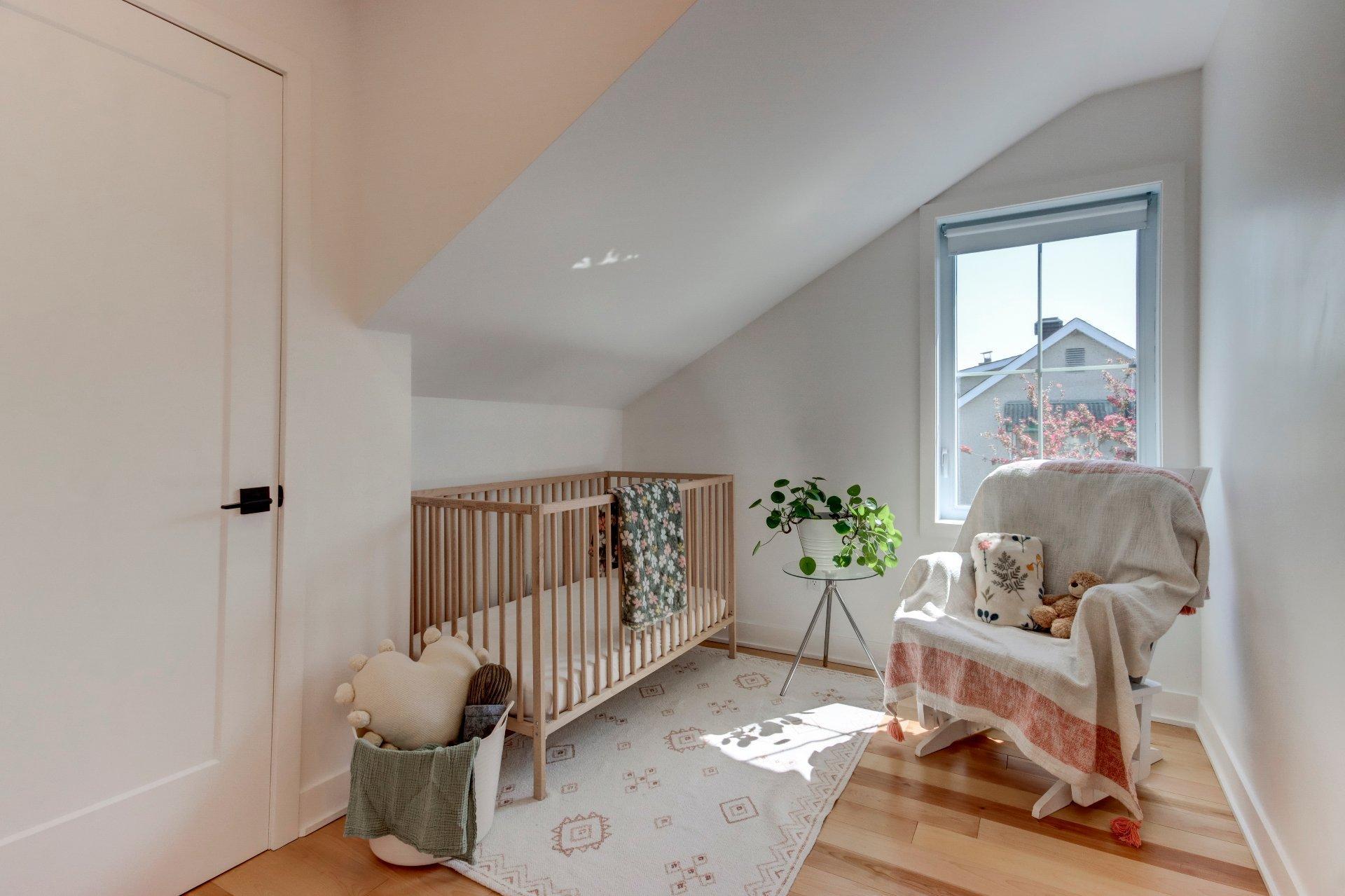 









315


Rue St-Laurent

,
Saint-Jean-sur-Richelieu,




QC
J3B1G7

