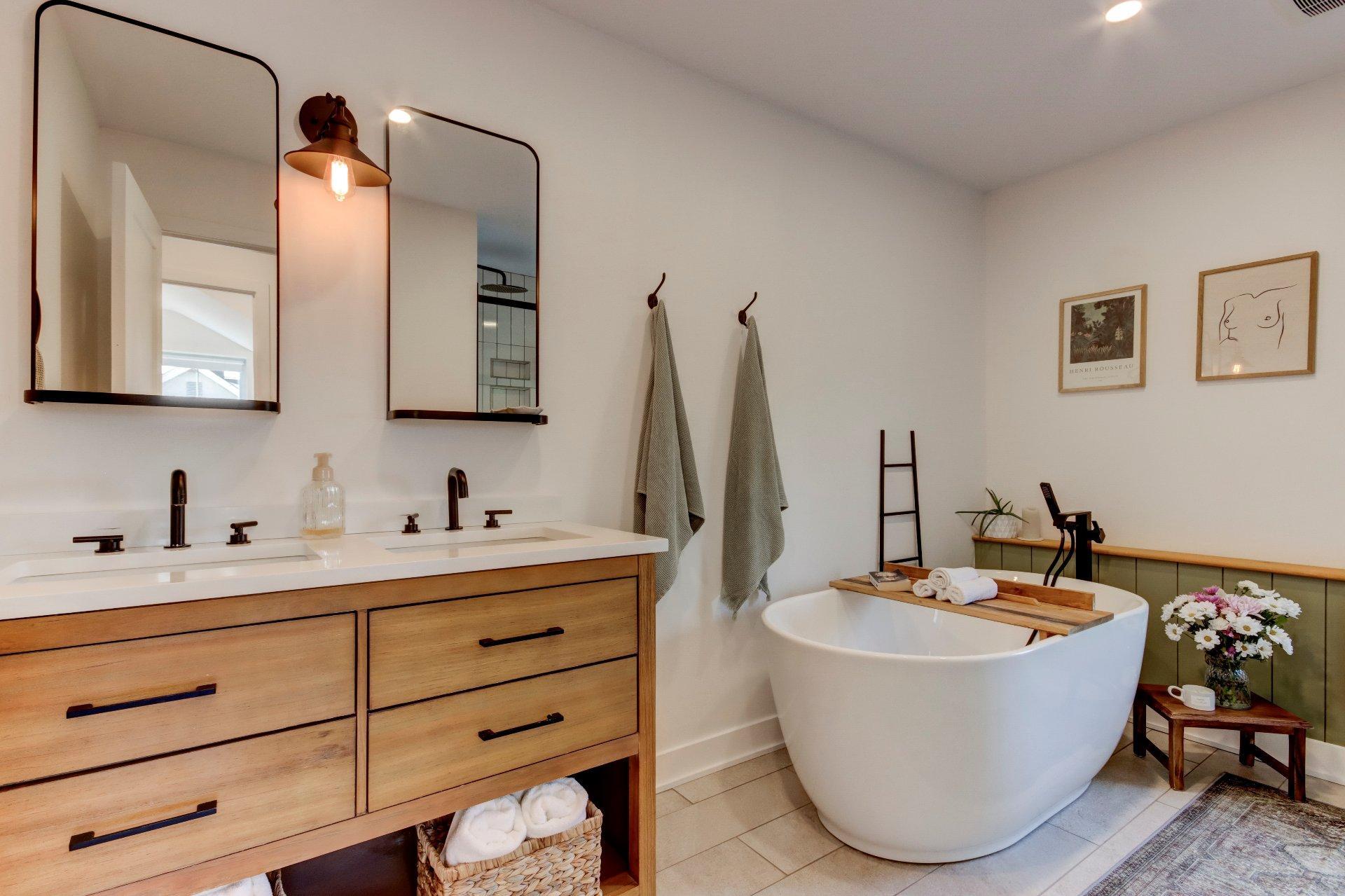 









315


Rue St-Laurent

,
Saint-Jean-sur-Richelieu,




QC
J3B1G7

