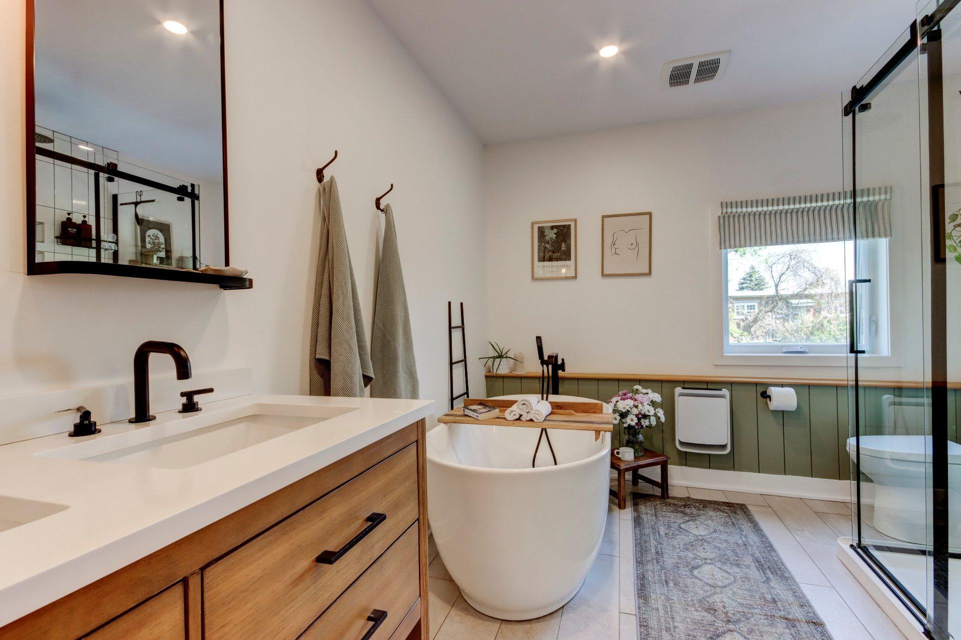









315


Rue St-Laurent

,
Saint-Jean-sur-Richelieu,




QC
J3B1G7


